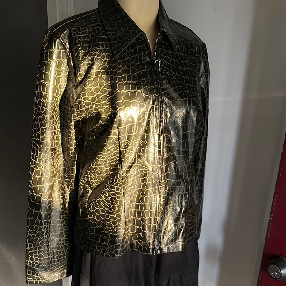 Chic Black Croc-Embossed Jacket